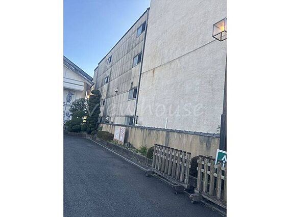 建物東側