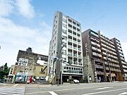 京都市営地下鉄烏丸線「今出川」駅まで徒歩約10分。京都市営バス「堀川今出川」停まで徒歩約2分。