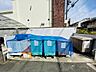 その他：エントランス横にはゴミ捨て場があり、外出時に捨てやすく便利です。
