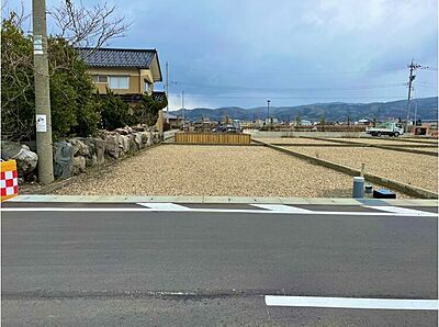 外観：大きな公園近くでのびのび暮らせます！　建築条件無し！富陽小学校まで徒歩10分！