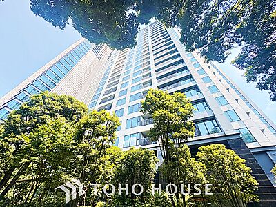 外観：漂う上質な空気感、マンションに入れば「おかえりなさい」と笑顔で迎えてくれるエントランス。最良の心配りを感じるマンションでした。