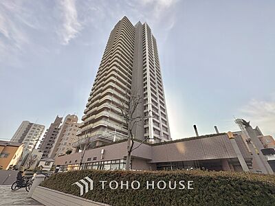 外観：漂う上質な空気感、マンションに入れば「おかえりなさい」と笑顔で迎えてくれるエントランス。最良の心配りを感じるマンションでした。
