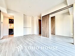 ◆窓を開けると◆冷涼な風、そよぐリビング。だんらんの場所はここから始まり、ここで終わる。家族の笑顔が集う素敵な場所だから、こだわり抜いた思いが詰まっているのだと思う。