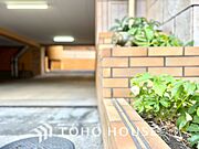 【ENTRANCE】◆そびえ立つ◆我が家のシンボル。遠くの空が赤く染まる夕べが待ち遠しい。
