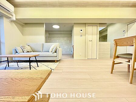 【LIVING】◆住む喜び、楽しさ、感動◆を君と共有したい。いつまでもずっと家族を見渡せるこの広い空間で。