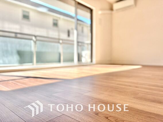 【LIVING...