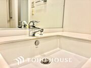 【WASHROOM】◆快適◆煌びやかな暮らしの中にも忘れたくない快適さ。大きな収納が助けてくれます。