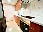 ◆愛育◆キッチンは家族の絆を育む大切な空間。シンプルで使い易いSystemKitchenで愉しく作る料理は愛情のある美味しいご馳走に。家族で使える広々としたダイニングキッチンです。