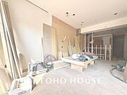 現在改装中◆陽光◆が差し込む。この開放的なLDKに家族の笑顔が集う。家族が一緒に過ごす空間は明るく、そして居心地よく。