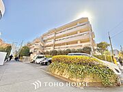 ほんの少しのこだわり。ちょっとした色使いがその家がもつ雰囲気、趣（おもむき）を携え、暮らす家族や訪ねてくる友人・知人に新鮮な香りを運んできます。