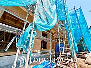 【APPEARANCE】◆眩い◆光が燦々と入り、家族の笑顔を照らす。「いつまでも続いて」と願う夢のような毎日がここにある。