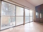 ◆瀟洒な空間◆落ち着きのある彩が見事に調和させた瀟洒な空間を演出。ここに集まる家族の会話と笑顔が絶え間なく続く幸せな空間。