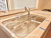 時をえて愛されるデザインが、日常を特別なひとときへと昇華させます。この場所から、心満たされる豊かな食卓が始まります。