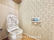 清潔感あふれる快適なトイレ。毎日を心地よく過ごせるおすすめポイントです。