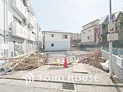 【FRONT ROAD】◆閑静な街◆にそびえ立つ。風が緑を揺らし心癒される住まい。
