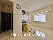 叶えたかったのは落ち着きのあるナチュラルな風合い、そして開放感があるリビング。優雅な気分に浸れる幸せな時間を家族が自然と集まりたくなるこの空間で。
