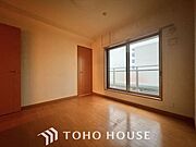 《改装中》風の通り道。舞い込んでくる風が優しく躍り、室内に爽やかな空気を運んでくる。