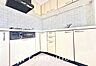 キッチン：◆愛育◆キッチンは家族の絆を育む大切な空間。シンプルで使い易いSystemKitchenで愉しく作る料理は愛情のある美味しいご馳走に。家族で使える広々としたダイニングキッチンです。