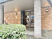 【ENTRANCE】◆そびえ立つ◆我が家のシンボル。遠くの空が赤く染まる夕べが待ち遠しい。