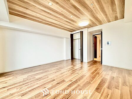 ◆色彩◆この空間に放たれた光は華美なまでに演出されたデザイン。流れる時をより芳醇なコーヒーの様な色彩奏でるアダージョ。そして情景豊かな作品のような暮らしがイメージできる。