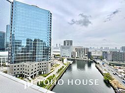 【BALCONY】◆BLUE SKY◆自然の心地よさに包まれる。大開口の外に広がるのは爽やかな青空。
