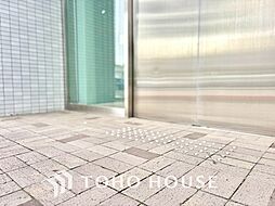 【ENTRANCE】◆家族◆家で家族と過ごす時間は限られている。帰りを待つ家族の元へと急ぐときの弾む思い。そんな思いを引き立てる邸宅。
