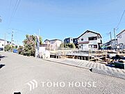通風・採光にも優れ、心地よい光と風があふれています。贅沢といえるほどの豊かな居住性と、プライドを満たすクオリティが見事に調和した住空間。新築戸建でなければ体感できないひとときをご体感頂ける筈です。