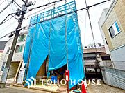 【APPEARANCE】◆眩い◆光が燦々と入り、家族の笑顔を照らす。「いつまでも続いて」と願う夢のような毎日がここにある。