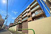 ◆共有空間◆些細な事でほっぺを膨らまして怒る君。それでも僕達はこれからも一緒だよ。喧嘩をしても離れたくないから一つはさんだ同じ場所にいる。分かるよ。そこに君が
