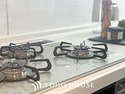 【Cool wind】◆窓を開けると◆冷涼な風、そよぐリビング。だんらんの場所はここから始まり、ここで終わる。家族の笑顔が集う素敵な場所だから、こだわり抜いた思いが詰まっているのだと思う。