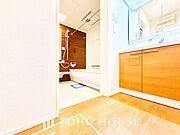 家族で使いやすい広さと機能を備えた、快適な洗面空間です。