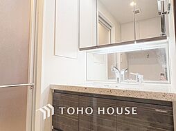 【WASHROOM】◆快適◆煌びやかな暮らしの中にも忘れたくない快適さ。大きな収納が助けてくれます。