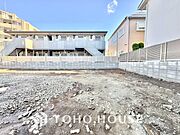 【APPEARANCE】◆家族◆家で家族と過ごす時間は限られている。帰りを待つ家族の元へと急ぐときの弾む思い。そんな思いを引き立てる邸宅。