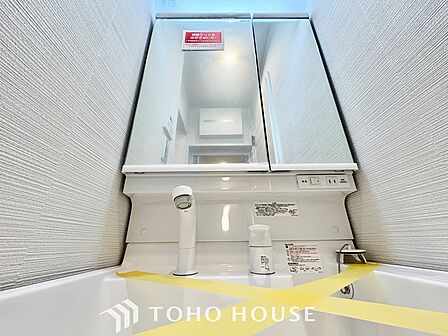 【WASHROOM】◆快適◆煌びやかな暮らしの中にも忘れたくない快適さ。大きな収納が助けてくれます。