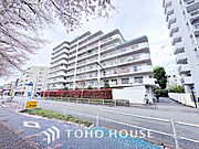 漂う上質な空気感、マンションに入れば「おかえりなさい」と笑顔で迎えてくれるエントランス。最良の心配りを感じるマンションでした。