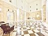 その他：【Lobby】◆家族◆家で家族と過ごす時間は限られている。帰りを待つ家族の元へと急ぐときの弾む思い。そんな思いを引き立てる邸宅。