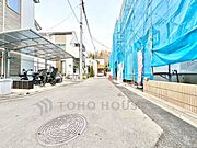 【Front road】住まいの前に広がる穏やかな街並み。毎日の出入りもスムーズで、落ち着いた暮らしを支えてくれます。