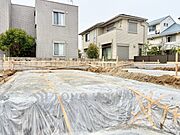 【Exterior】少しずつ姿を現す住まいの輪郭。ここから始まる新しい日常を想像させてくれます。