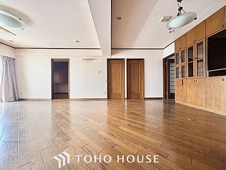 ※内装工事前【LIVING】◆煌びやか◆愛おしい家族との団欒の時間をより一層幸せなものに感じさせる煌びやかなLDK。輝かしい毎日が待っています。