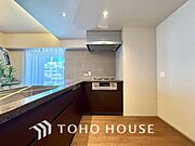 【KITCHEN】◆ワクワク◆開放的で機能性も高いシステムキッチン。お子様は毎日のご飯にワクワク！