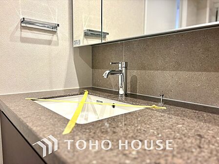 【WASHROOM】◆快適◆煌びやかな暮らしの中にも忘れたくない快適さ。大きな収納が助けてくれます。