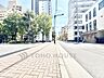 その他：【前面道路】前面道路の様子。周辺は穏やかな住宅街で落ち着いた暮らしが叶う環境です。