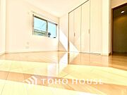 【Bedroom】深呼吸したくなる静けさ。家具配置を想定しやすい整った形状。落ち着きある毎日を支える空間です。