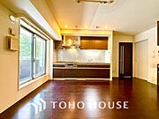 現在改装中◆ワクワク◆開放的で機能性も高いシステムキッチン。お子様は毎日のご飯にワクワク！