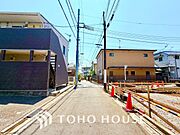 【APPEARANCE】◆家族◆家で家族と過ごす時間は限られている。帰りを待つ家族の元へと急ぐときの弾む思い。そんな思いを引き立てる邸宅。