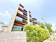 【Exterior】整ったフォルムが印象的な佇まい。シンプルだからこそ美しい設計。街と調和する住まいです。