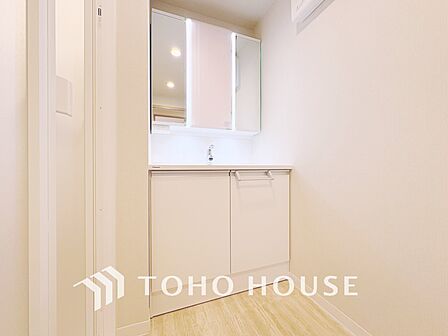 【WASHROOM】◆快適◆煌びやかな暮らしの中にも忘れたくない快適さ。大きな収納が助けてくれます。