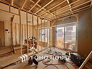 【改装中】叶えたかったのは落ち着きのあるナチュラルな風合い、そして開放感があるリビング。優雅な気分に浸れる幸せな時間を家族が自然と集まりたくなるこの空間で。