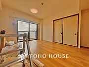 叶えたかったのは落ち着きのあるナチュラルな風合い、そして開放感があるリビング。優雅な気分に浸れる幸せな時間を家族が自然と集まりたくなるこの空間で。