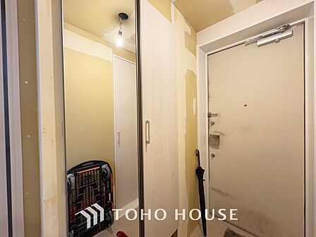 【toilet】トイレットペーパーの使用回数を減らせることです。 シャワートイレを使用すれば、洗浄して汚れを落とすことができるため、トイレットペーパーの使用を最小限にとどめることができます。